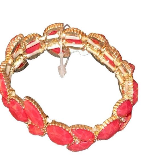 "NEW" Gold-tone Pink/Red Multifaceted Stone Beads Elastic Statement Bracelet Lad - Picture 2 of 7